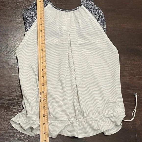 Lululemon Run Times Tank Top - Size 6 - Picture 9 of 15